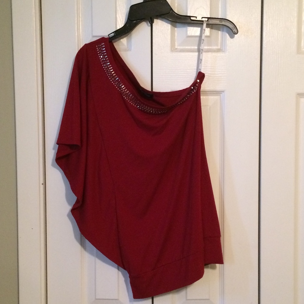 Guess Red One Should Top Size M